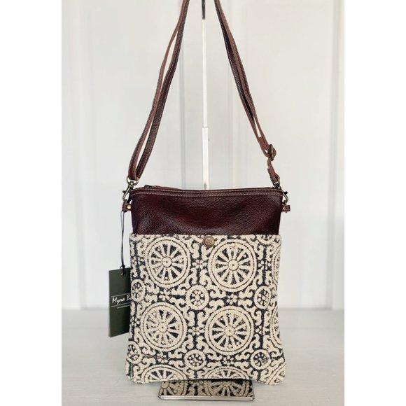 Circles Leather Canvas and Rug Crossbody Purse - Picture 3 of 9